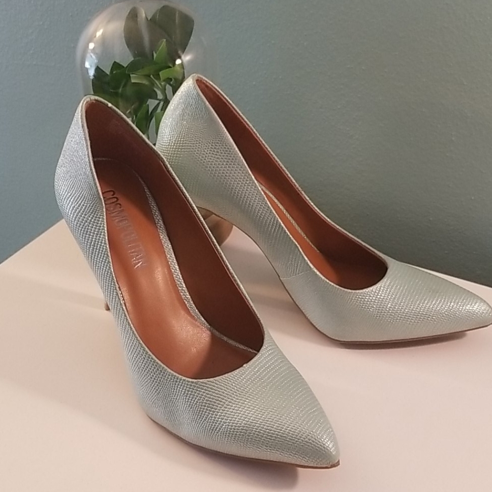 STUNNING GREEN HEELS